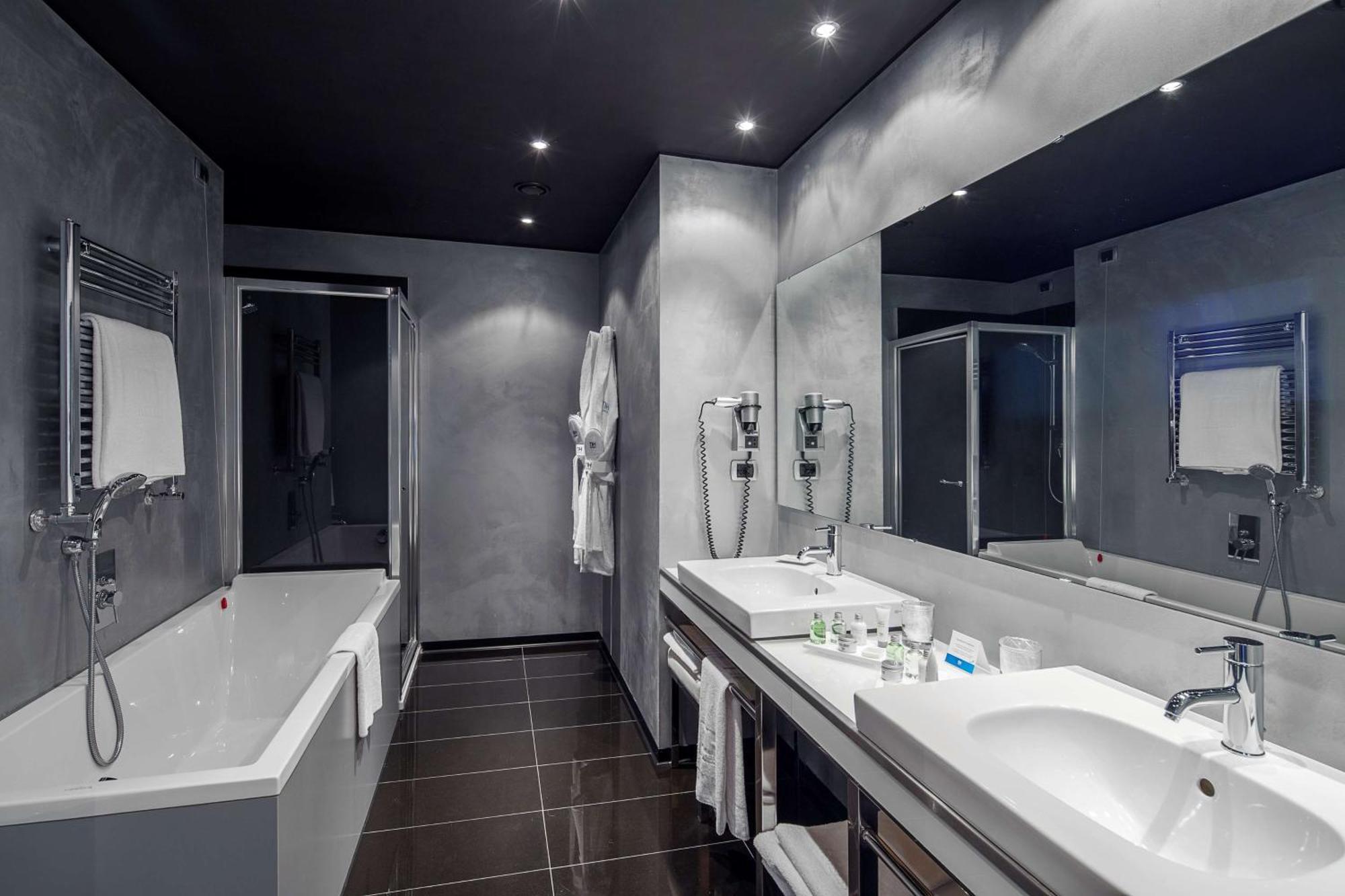 Hotel NH Milano Fiera Rho Esterno foto