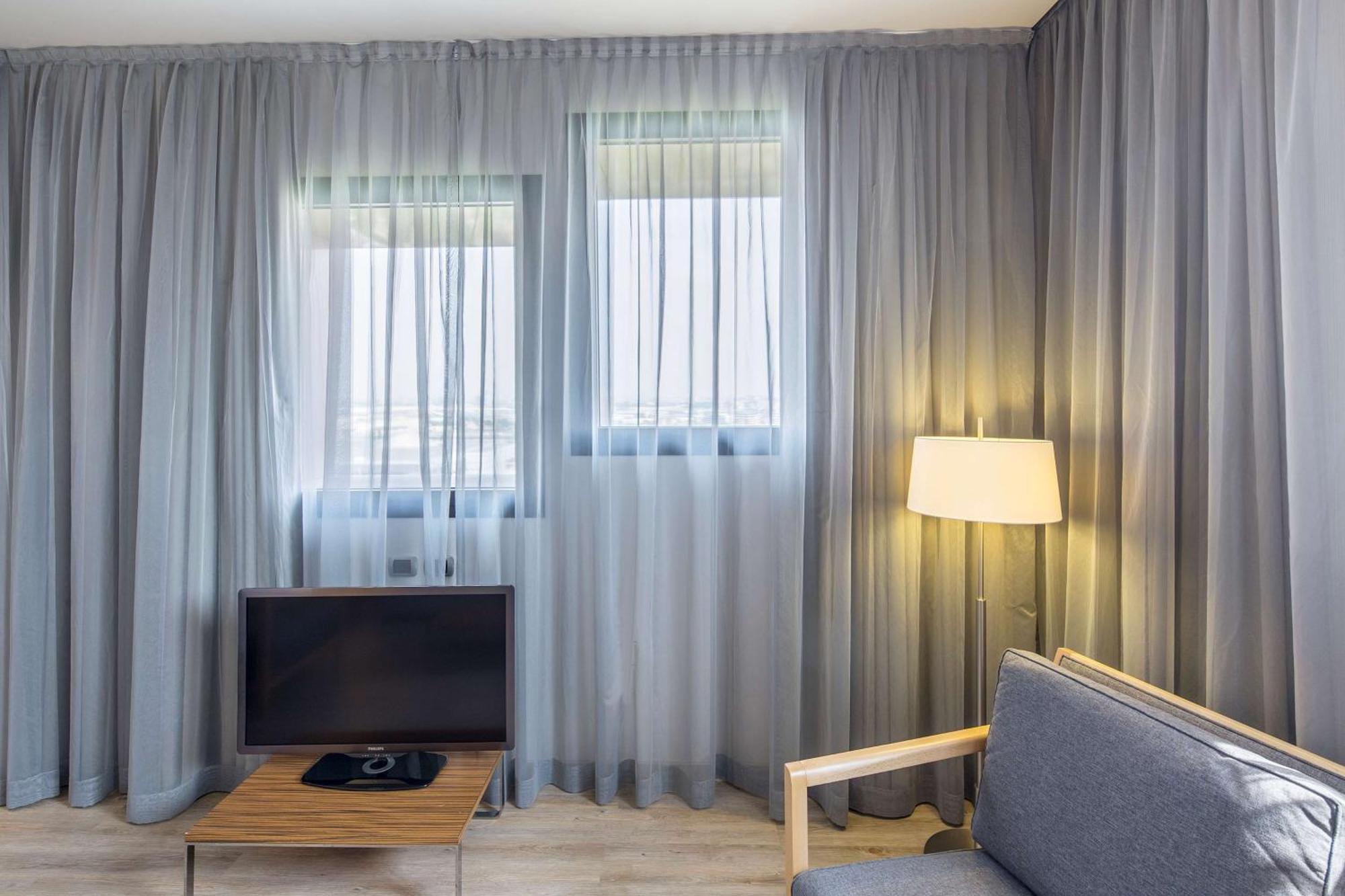 Hotel NH Milano Fiera Rho Esterno foto