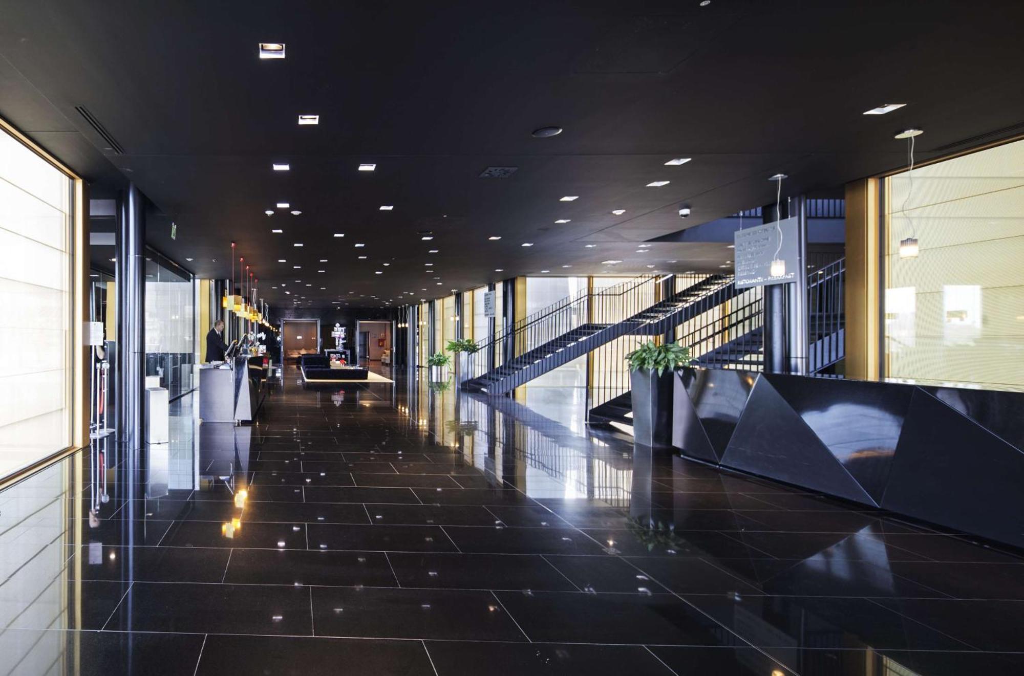 Hotel NH Milano Fiera Rho Esterno foto