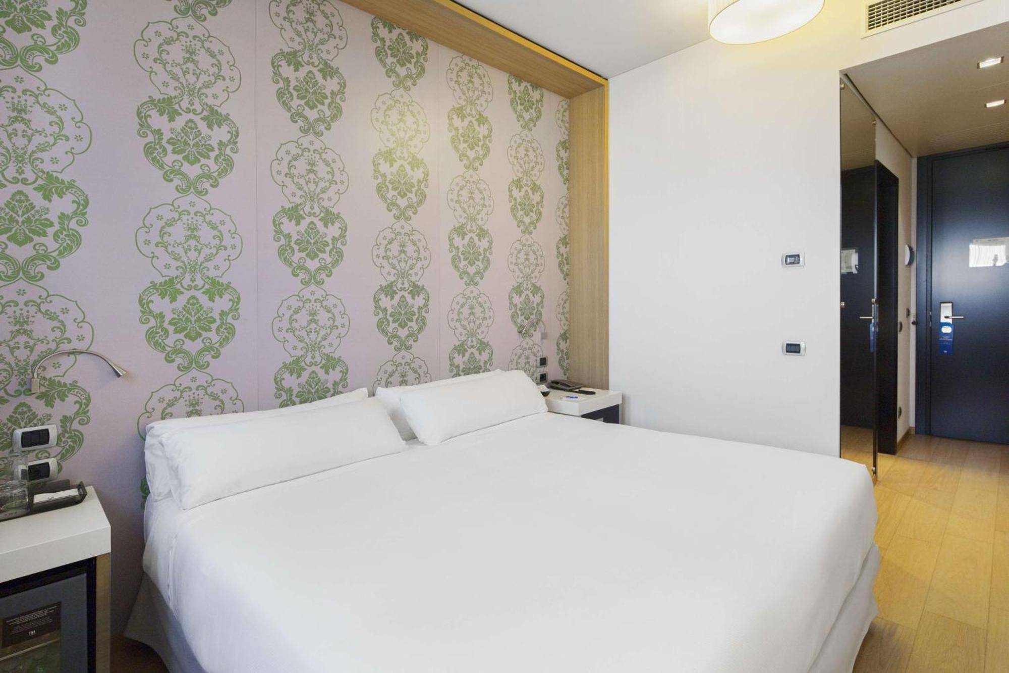 Hotel NH Milano Fiera Rho Esterno foto