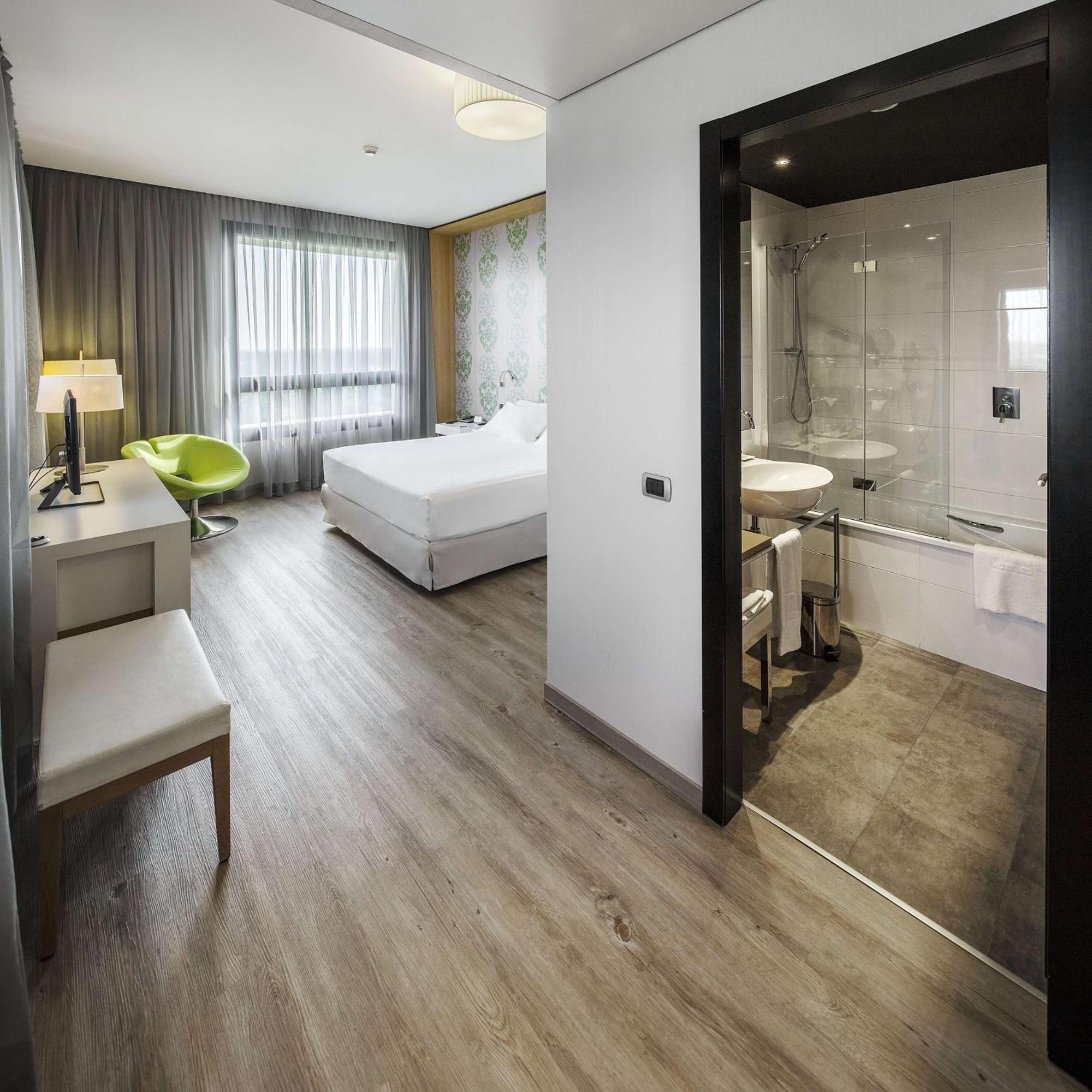 Hotel NH Milano Fiera Rho Esterno foto