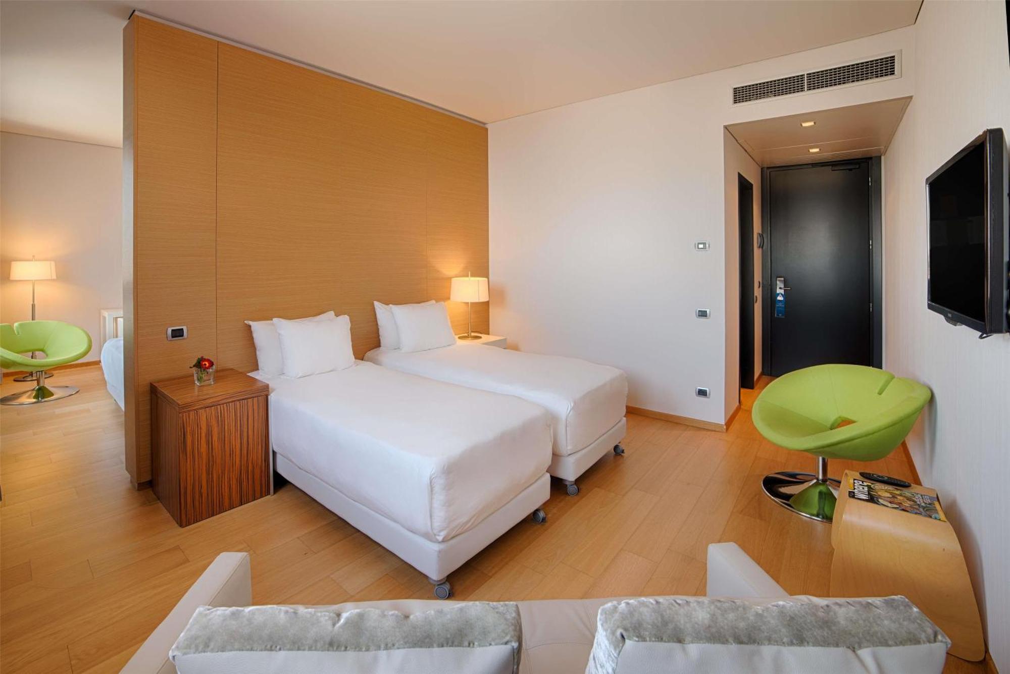 Hotel NH Milano Fiera Rho Esterno foto