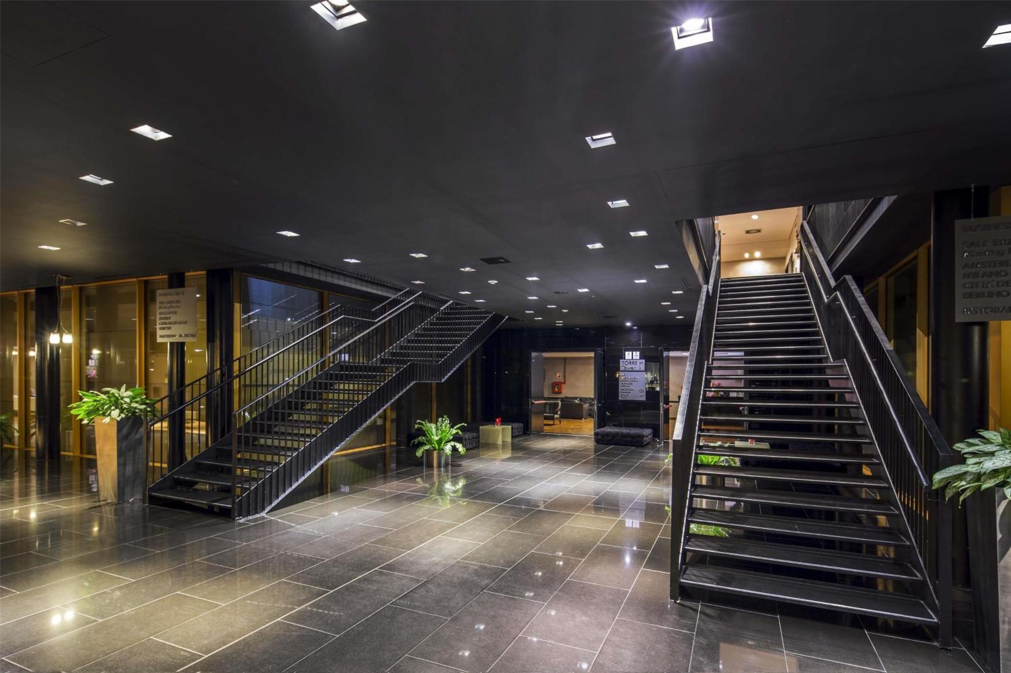Hotel NH Milano Fiera Rho Esterno foto