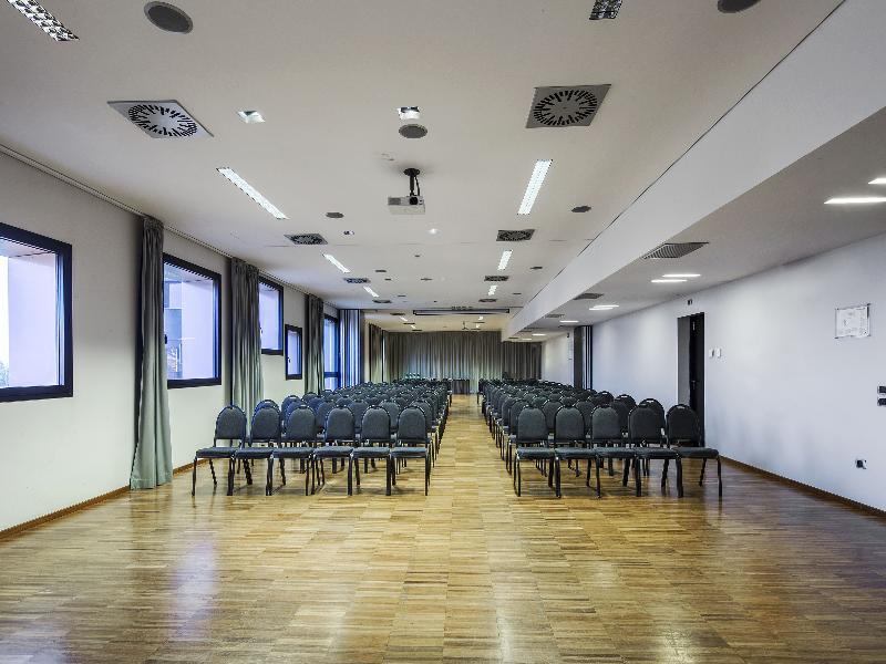 Hotel NH Milano Fiera Rho Esterno foto