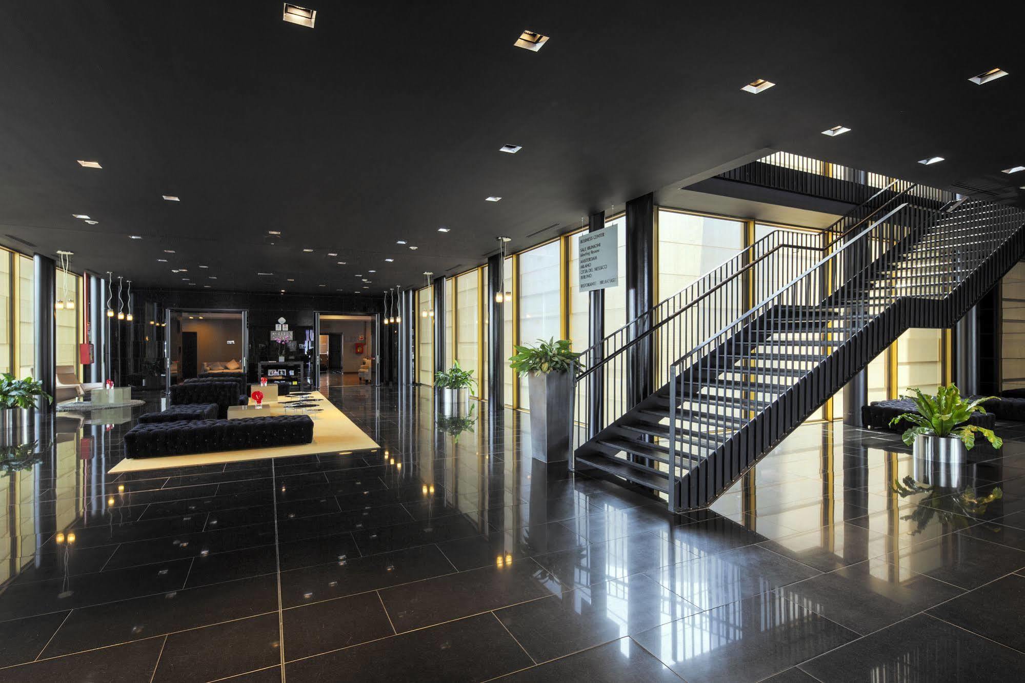 Hotel NH Milano Fiera Rho Esterno foto