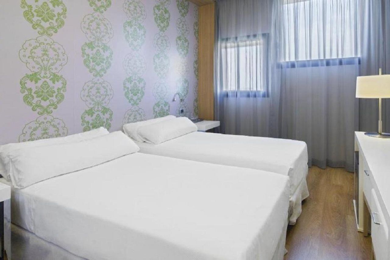 Hotel NH Milano Fiera Rho Esterno foto